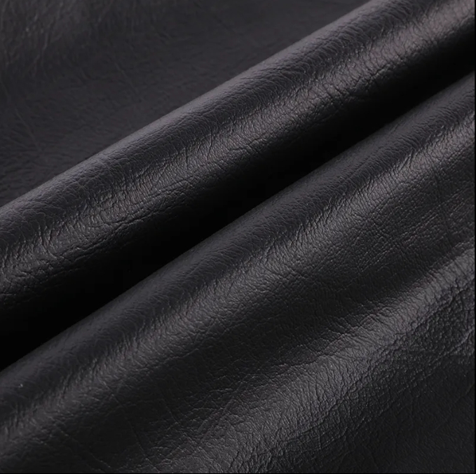 sof&aacute; reclinable de cuero negro