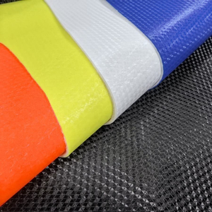 优质 PVC 足球合成革，高耐用性