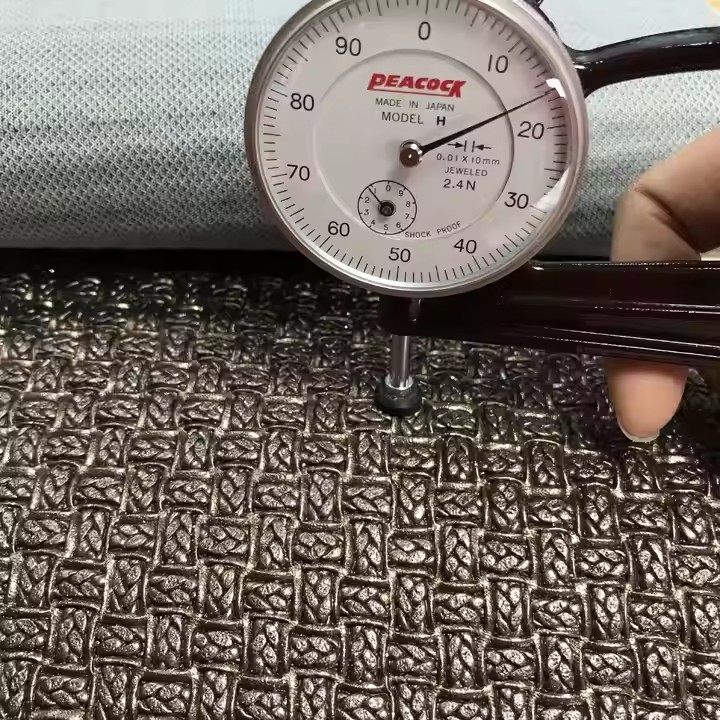 批发高品质压花印花图案金属 PVC 人造革家具材料