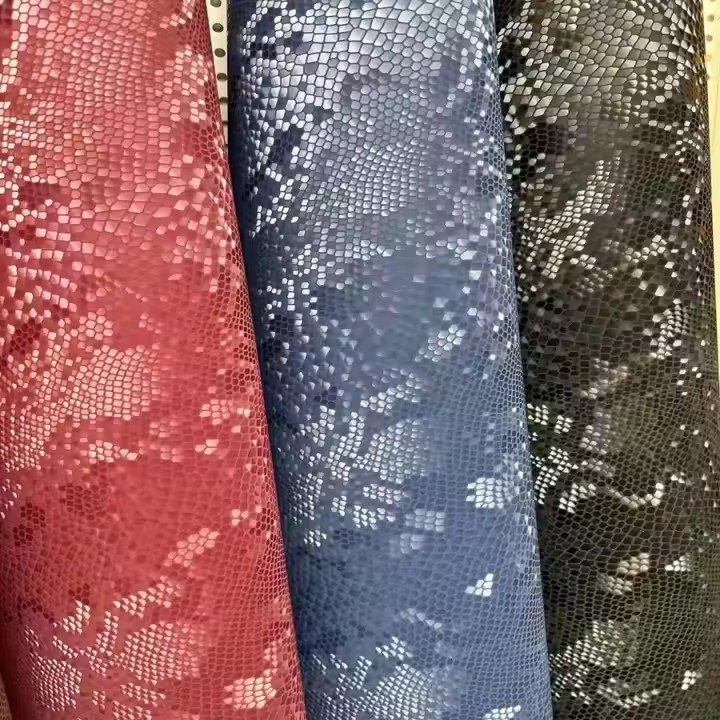 2025 Dise&ntilde;o animal de serpiente PU Tejido de cuero PU Cuero sint&eacute;tico para zapatos de moda