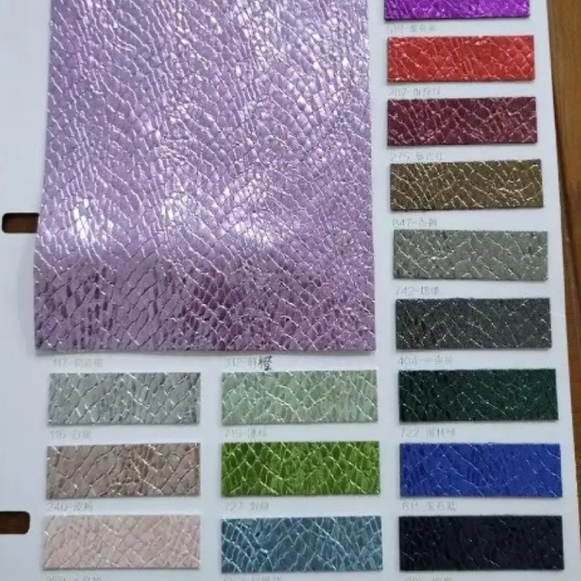 皮革上的箔压花