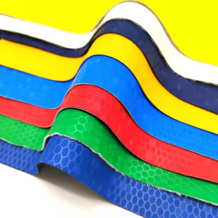 制造商防滑定制 3D 优质卷材皮革 PU 足球用