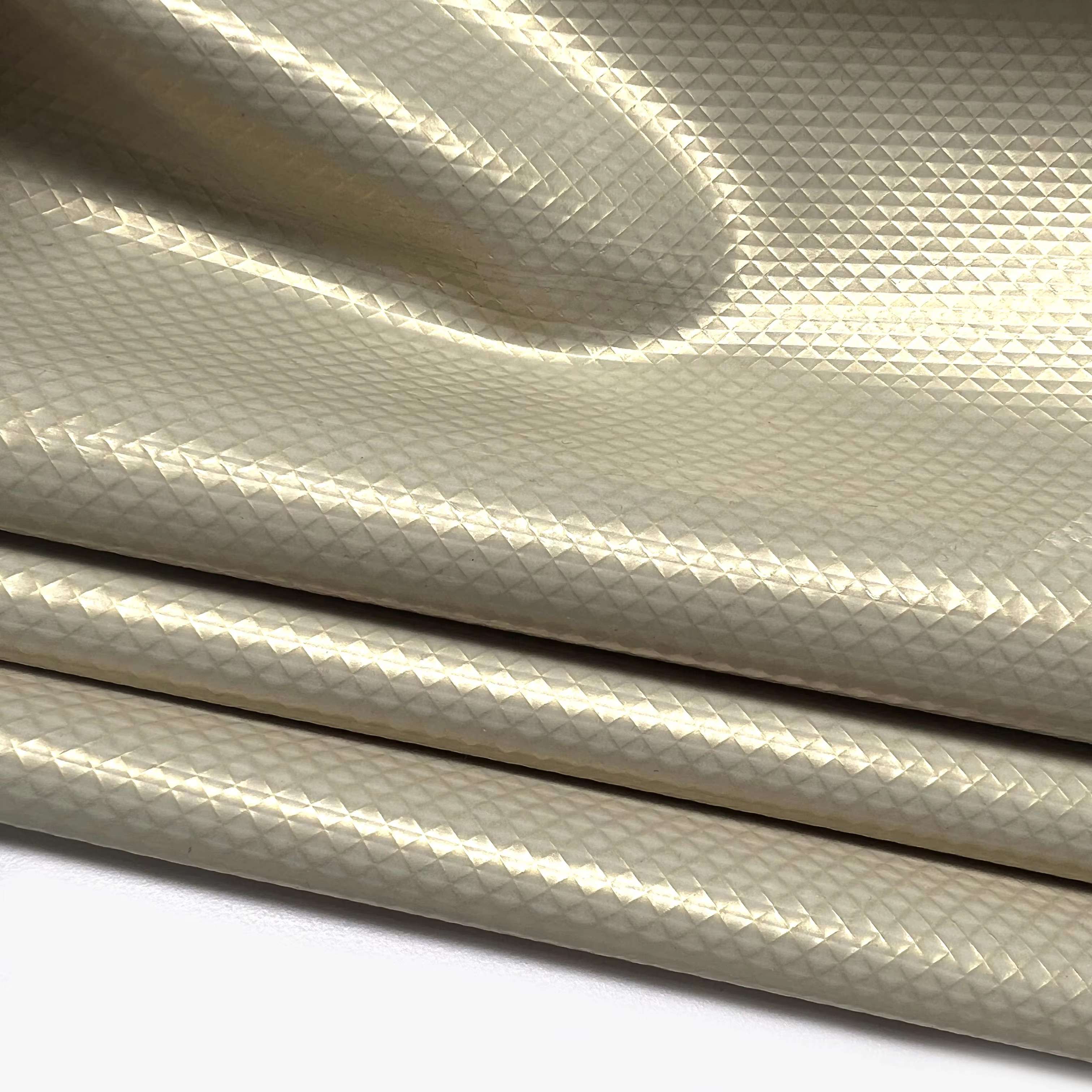 用于运动球制作的水晶饰面 PU 皮革