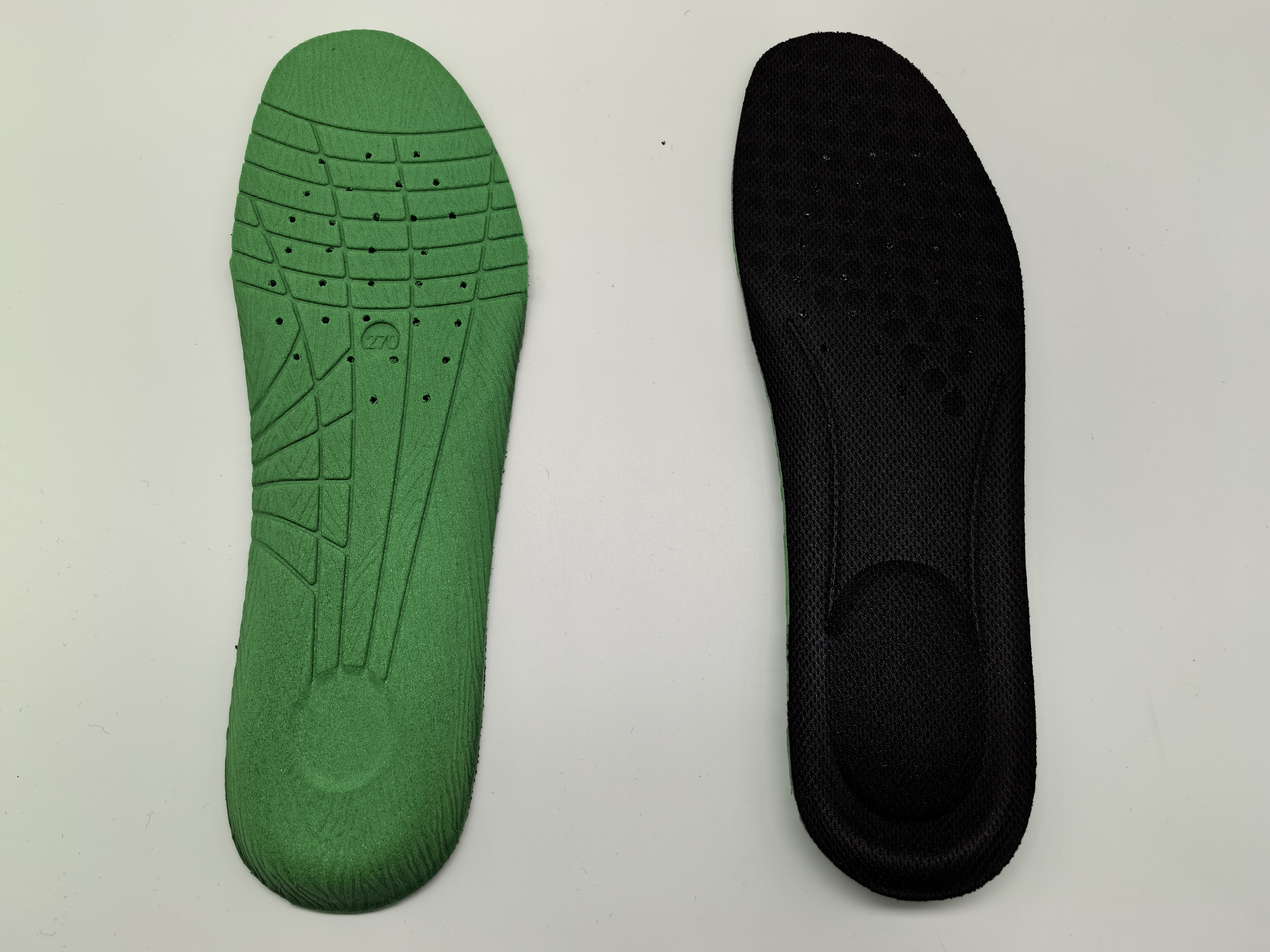 Plantilla EVA Flex Comfort para un mejor soporte del pie.