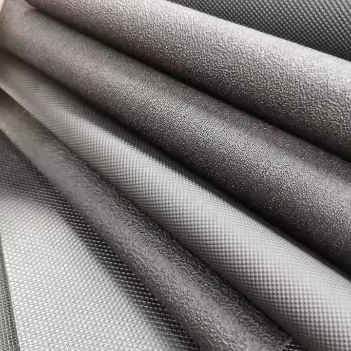 很耐用的 TPU 超细纤维皮革，带 100% 尼龙背衬，适用于安心鞋