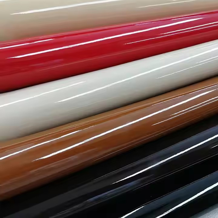 女式黑色漆皮鞋