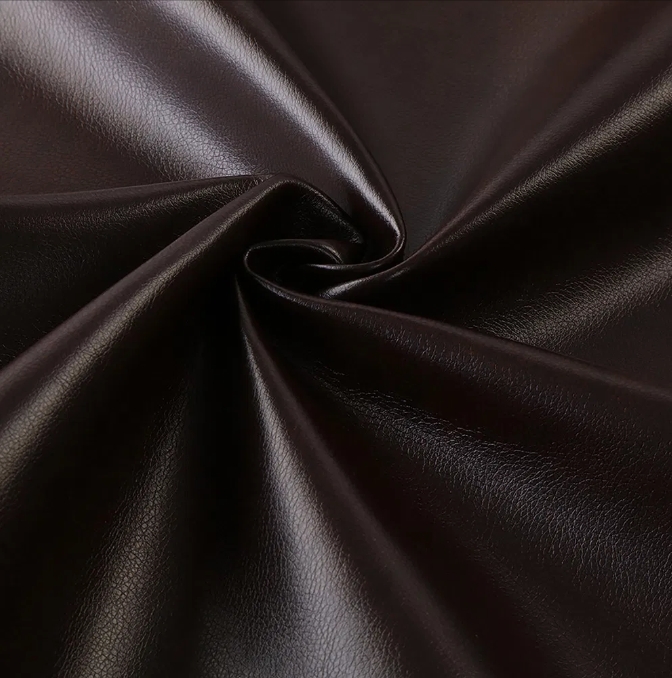 sof&aacute; reclinable de cuero negro