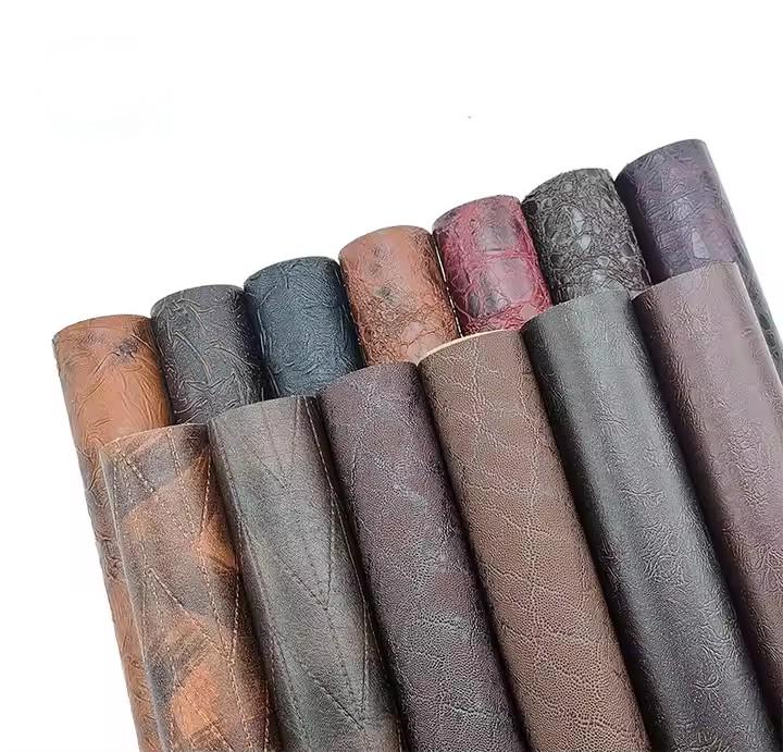 Sof&aacute;s seccionais de pele com poltronas reclin&aacute;veis