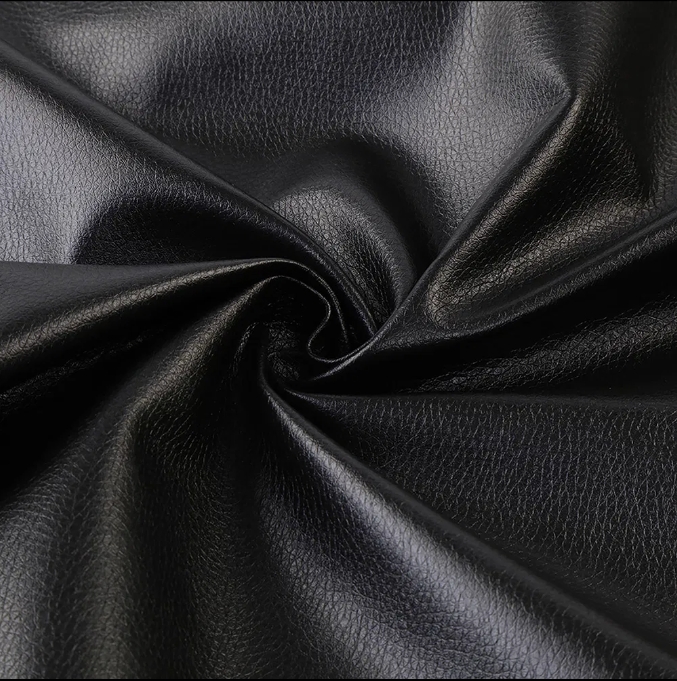 sof&aacute; reclinable de cuero negro
